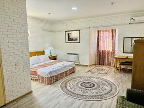 1 bedroom, in-room safe, iron/ironing board, free WiFi - Marakand Palace (Tashkent)