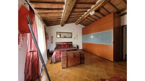 3 chambres, bureau, fer et planche Ă repasser, accĂšs au Wi-Fi (inclus)