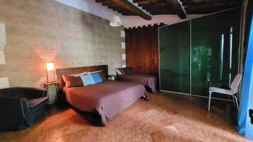 3 chambres, bureau, fer et planche Ă repasser, Wi-Fi gratuit