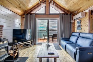 Superior-Chalet, 2 Schlafzimmer | Wohnbereich