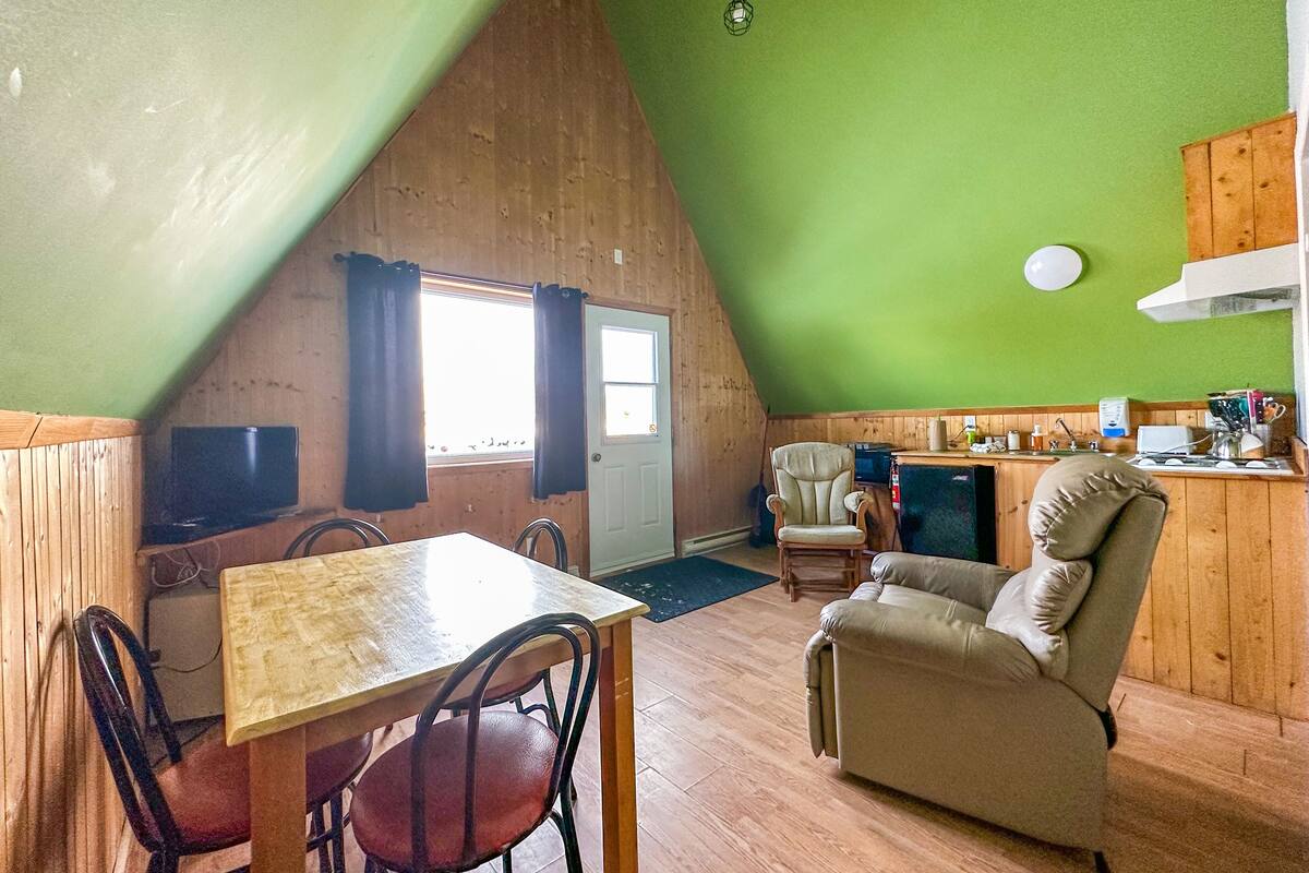 Standard-Chalet, 2 Schlafzimmer | Wohnbereich