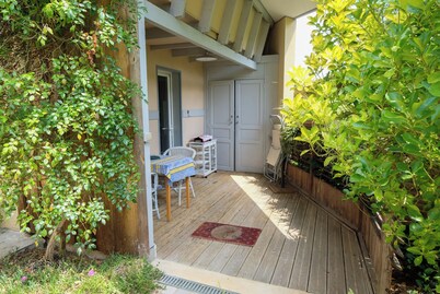 Small house less than 15 minutes from downtown