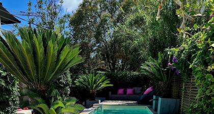 Villa Indie in the center of the village of St Tropez (heated swimming pool)