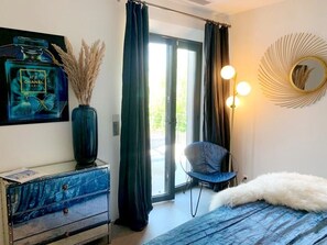 5 bedrooms, in-room safe, iron/ironing board, travel crib