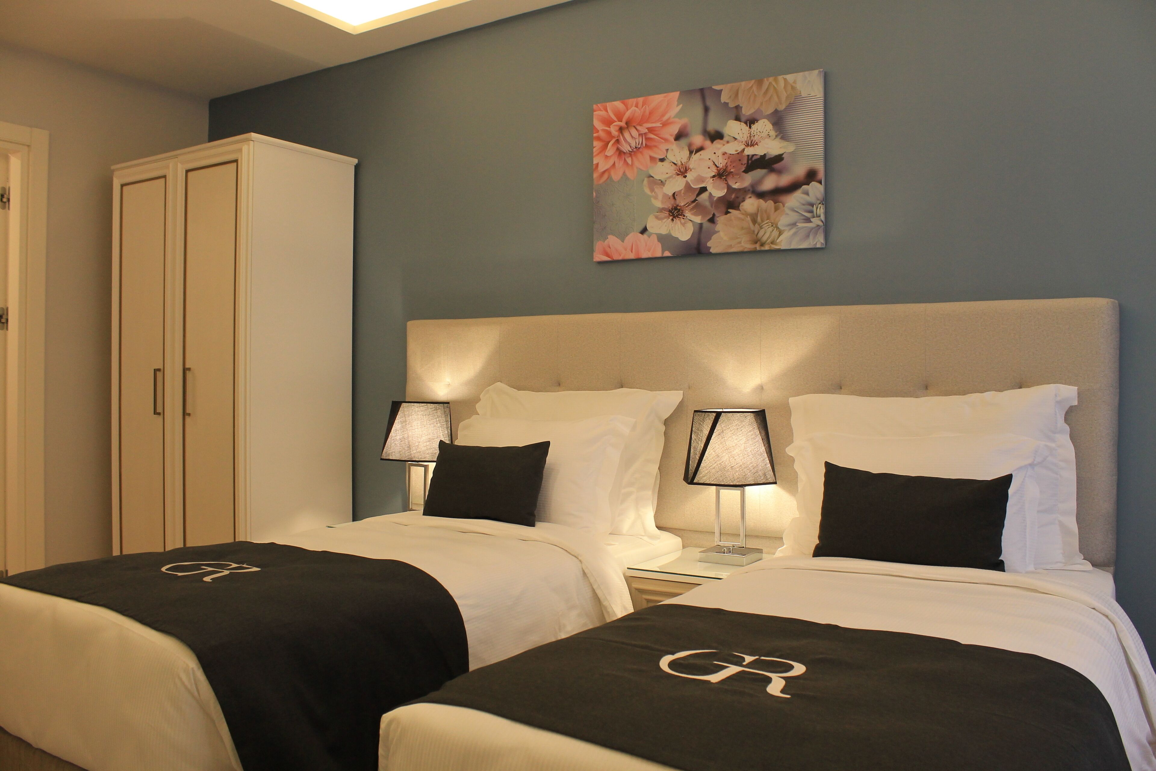 GR1 Block One Bedroom Apartment | Egyptian cotton sheets, premium bedding, in-room safe, desk