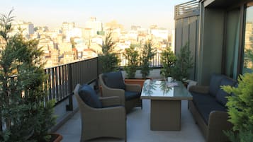 GR Block Three Bedroom Penthouse | Terrasse/Patio