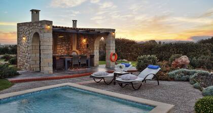 Beachfront villa with private pool,ping-pong & BBQ