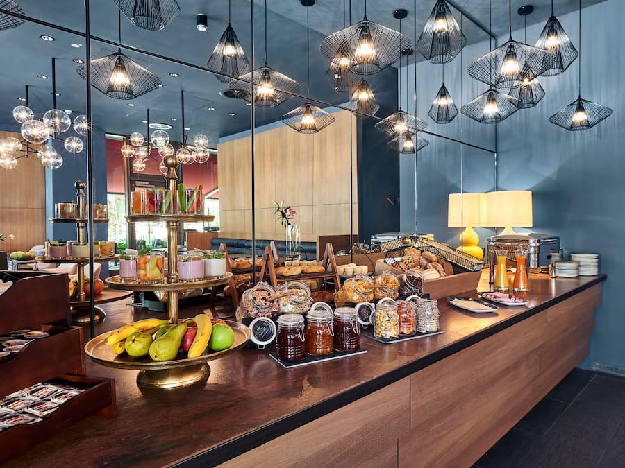 Café da manhã com buffet todos os dias mediante uma taxa
