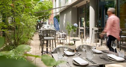 June Six Berlin City West