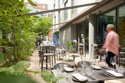 June Six Berlin City West