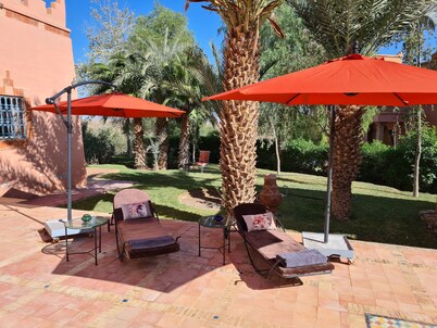 600m2 oriental palace with swimming pool, quiet location.