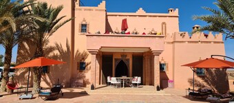 600m2 oriental palace with swimming pool, quiet location.