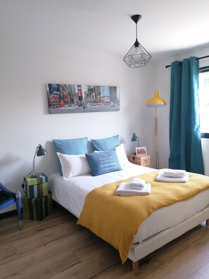 4 chambres, fer et planche à repasser, lit parapluie, Wi-Fi gratuit