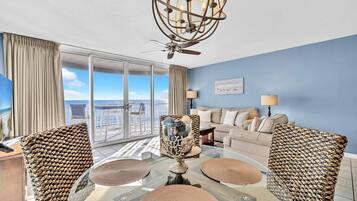 Una Smart TV, un reproductor de DVD