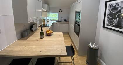 Newly renovated upside down lodge on Castle estate