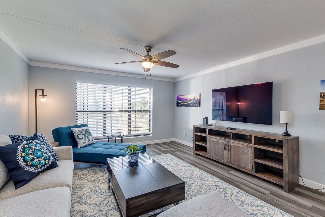 Condo, 1 Bedroom | Living room