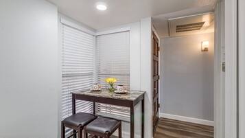 Condo, 1 Bedroom | Interior