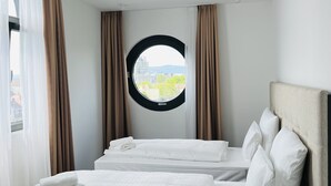 Uklassifisert bilde, 2 av 12, knapp