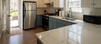 NEW! Renovated Family-Friendly Vineyard Haven Home, Close to town!