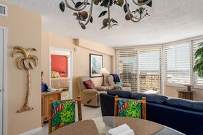 TV, lettore DVD, impianto stereo