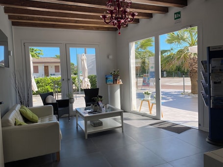 Recepción. Hotel Nuovo Cason