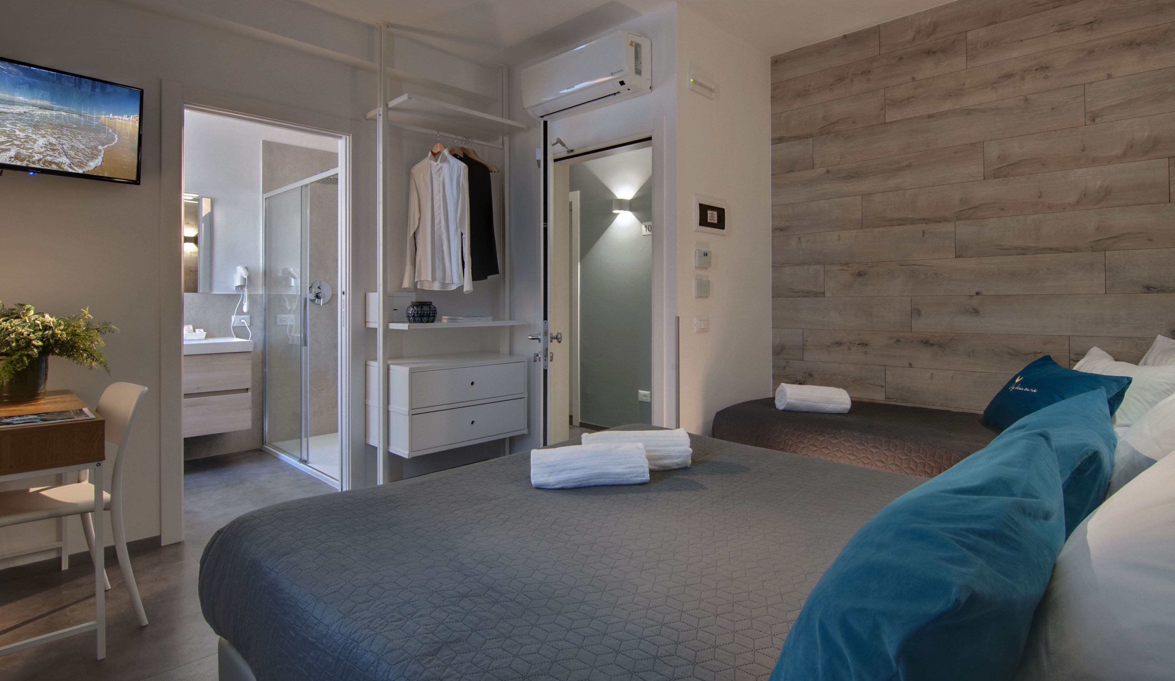 Phòng 3 | Minibar, bàn, truy cập Internet không dây miễn phí, bộ trải giường 