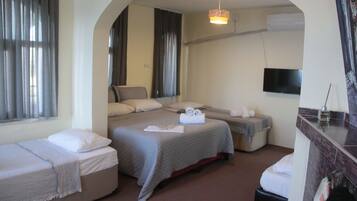 Family Room | Free WiFi