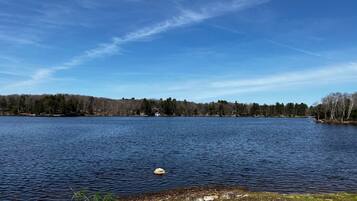 Premium Cottage, Lake View | Front of property