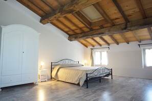 3 habitaciones, tabla de planchar con plancha y wifi gratis