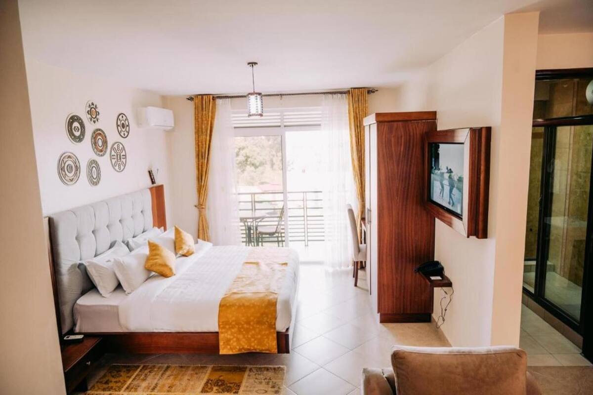 Premium bedding, memory-foam beds, desk, free WiFi
