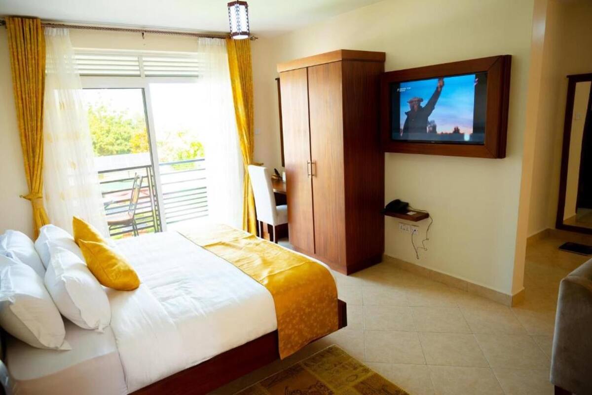 Premium bedding, memory-foam beds, desk, free WiFi