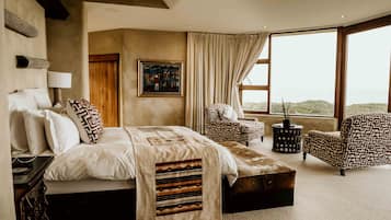 4 bedrooms, in-room safe, desk, iron/ironing board