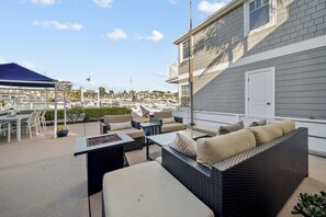 تناول الطعام بالخارج