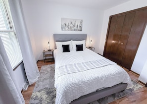 2 bedrooms, iron/ironing board, free WiFi, bed sheets