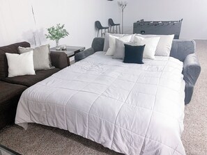 2 bedrooms, iron/ironing board, free WiFi, bed sheets