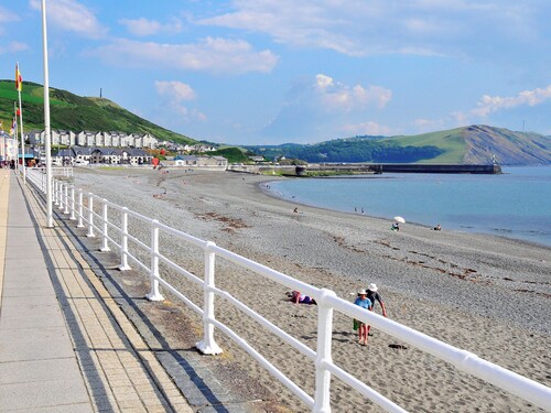 3 bedroom accommodation in Aberaeron