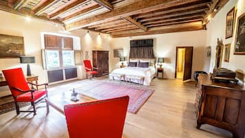 Family Quadruple Room (Suite Prince de la Tour d'Auvergne)