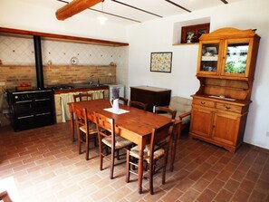 Dining - ROOM IN THE QUIETNESS OF THE CAMPAIGN (Marche)