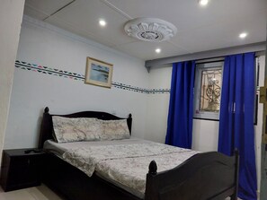 2 chambres, fer et planche à repasser