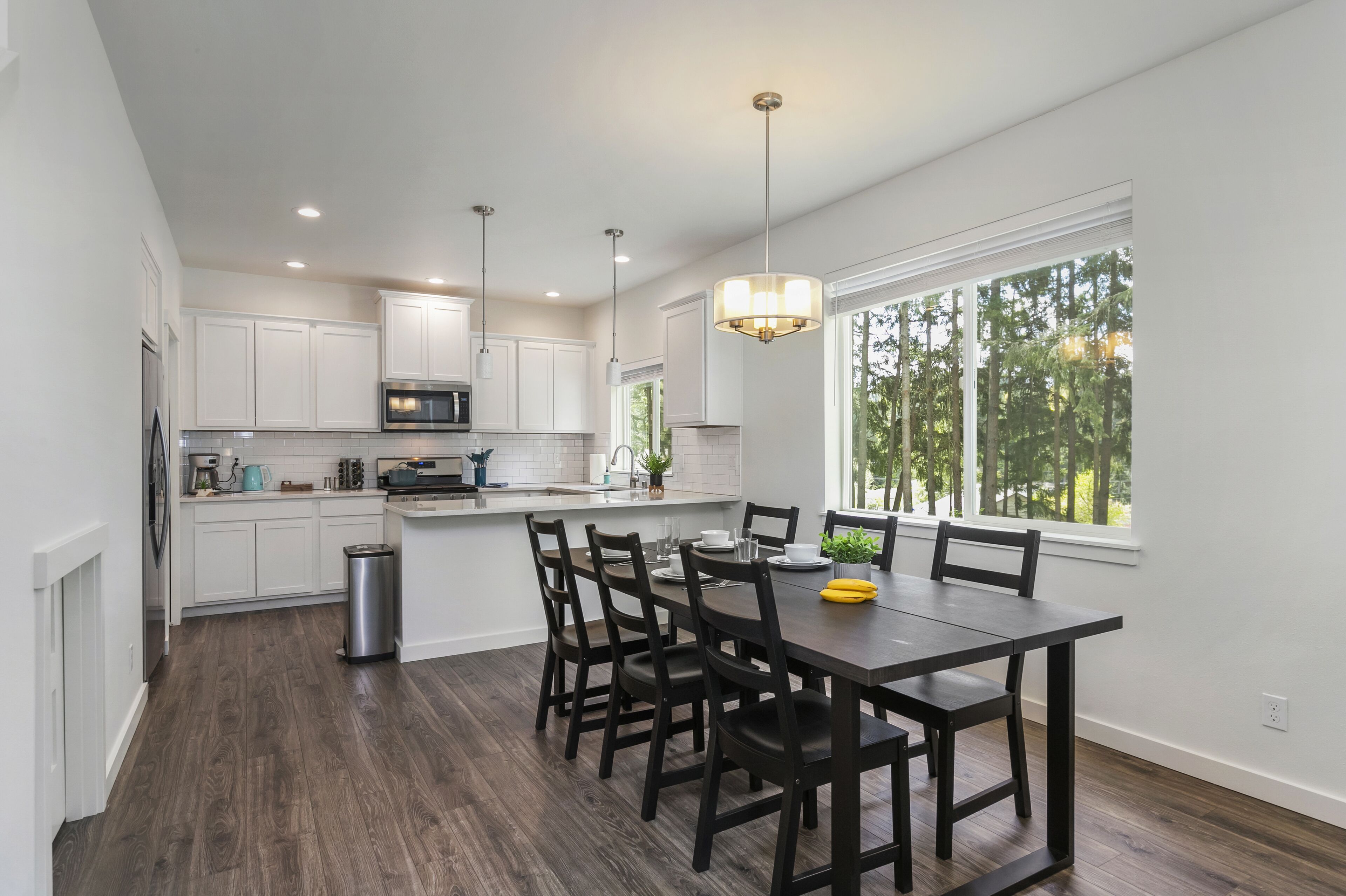 Your Getaway Awaits! New 3-Bedroom Nestled In The Trees