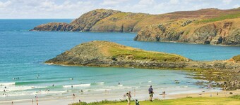 6 bedroom accommodation in Whitesands