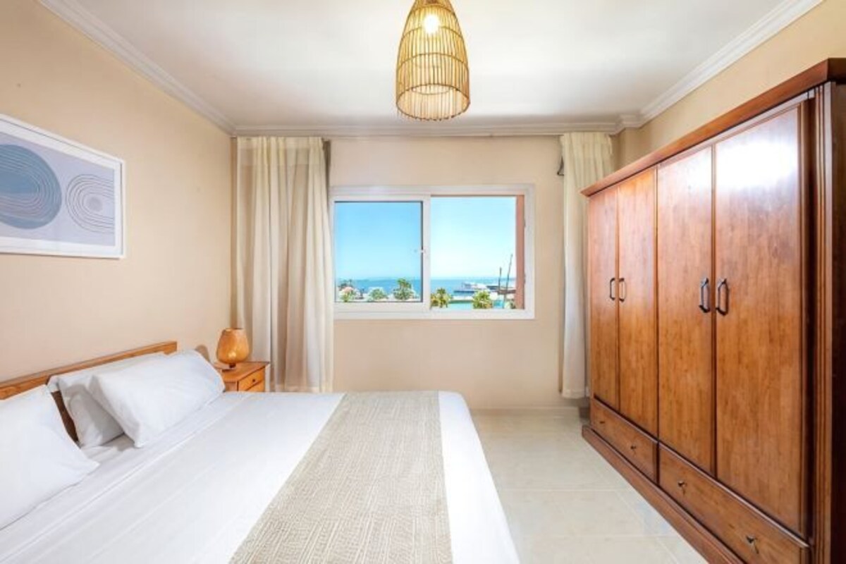 Minibar, in-room safe, blackout drapes, iron/ironing board (on request)