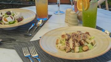 Daily continental breakfast (USD 10 per person)