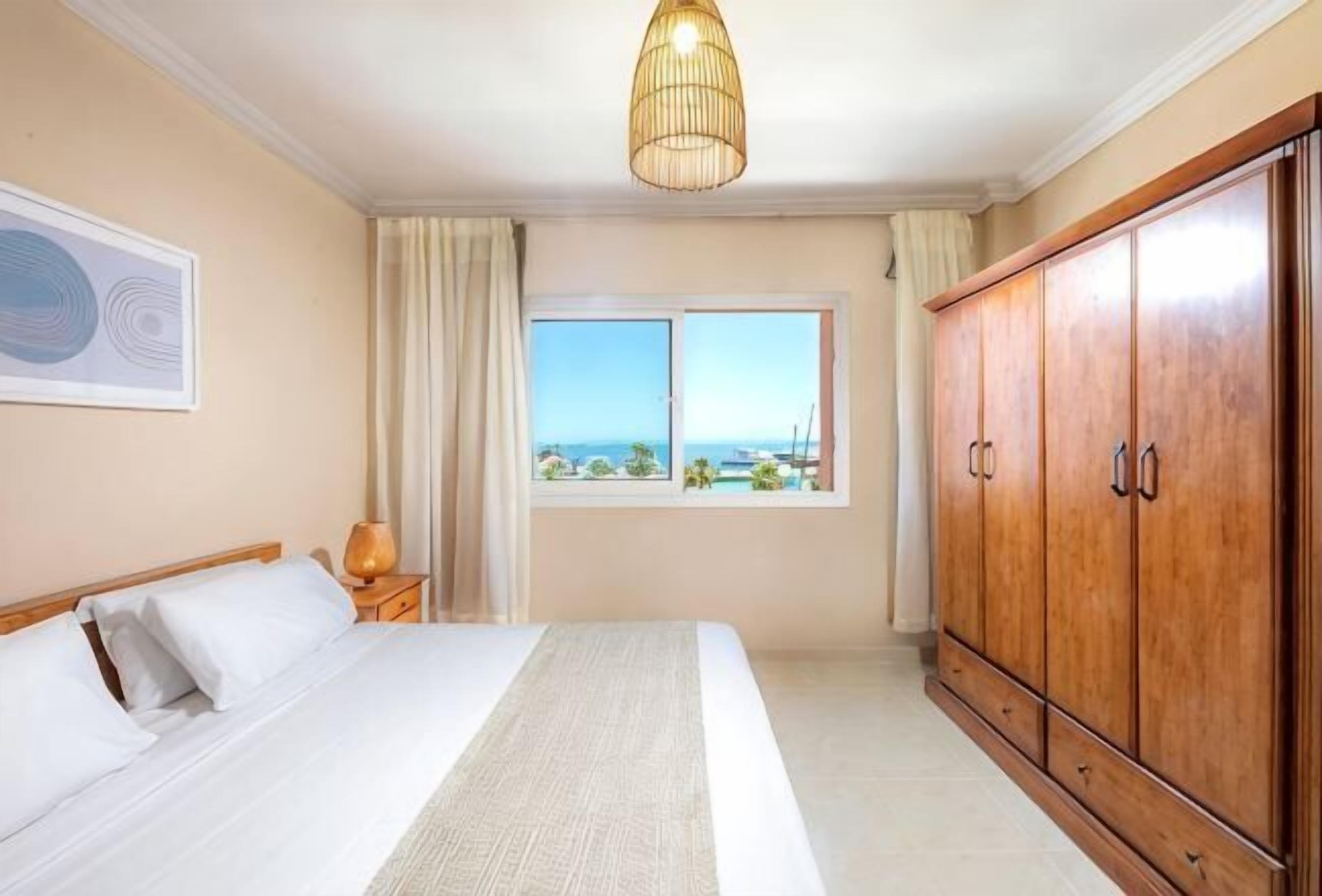 Minibar, in-room safe, blackout curtains, iron/ironing board