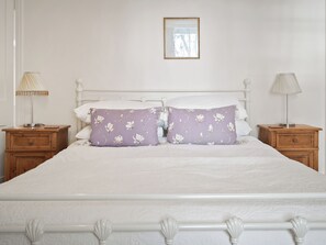 3 bedrooms, free WiFi, bed sheets