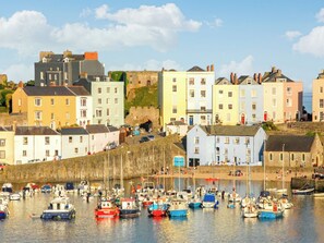 Marina - 3 bedroom accommodation in Burton, nr Milford Haven (Burton, nr Milford Haven)