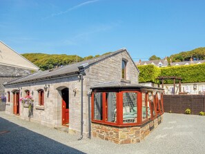 Exterior - 3 bedroom accommodation in Burton, nr Milford Haven (Burton, nr Milford Haven)