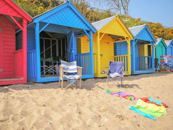 Property grounds - 2 bedroom accommodation in Near Abersoch (Near Abersoch)