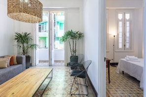 Deluxe Apartment | Living area