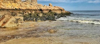 Bearskin Neck Rental with 2 private decks!, Bearskin Neck Rental with 2 bed, 1 bath, and 2 private d